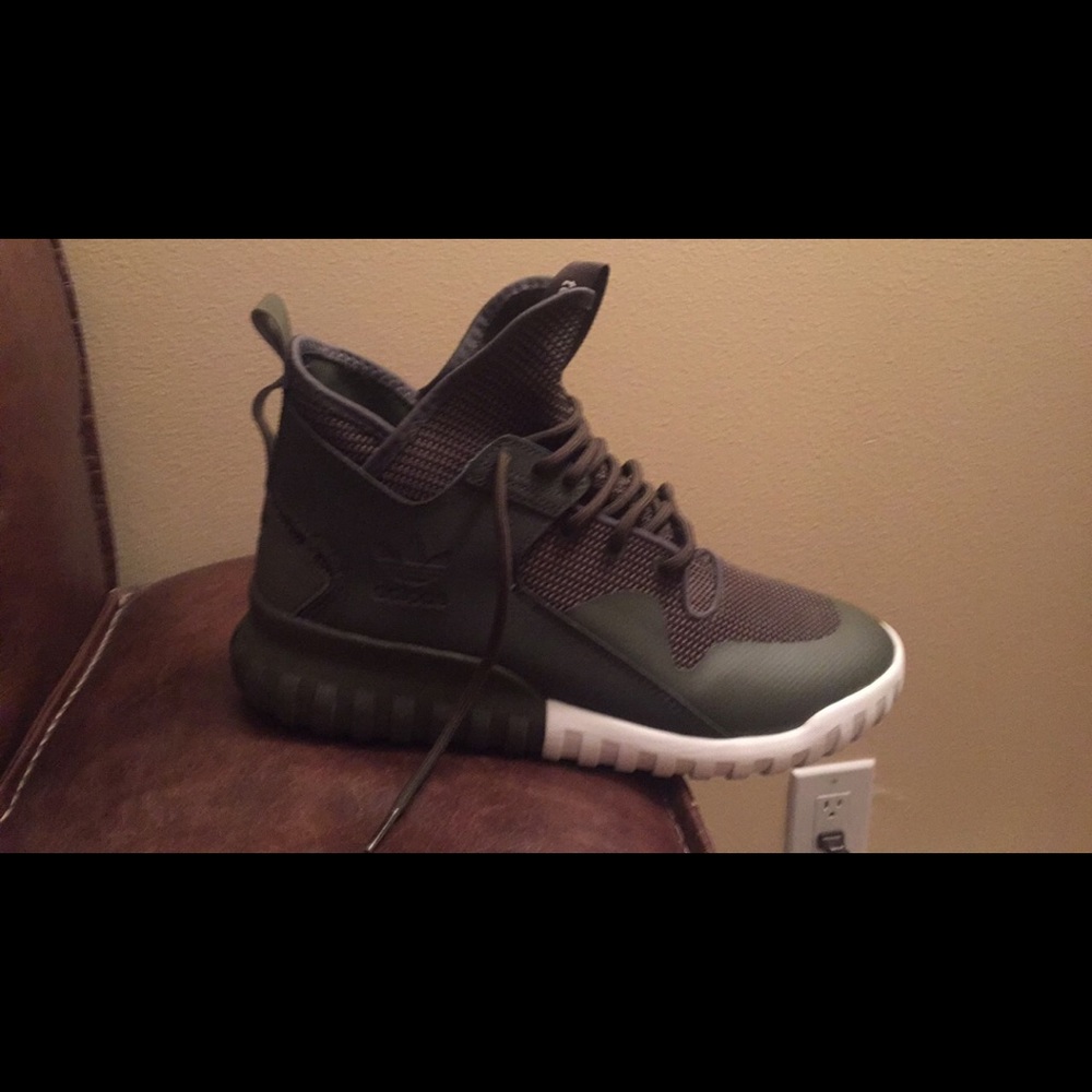 Adidas tubular size 10 1/2 NEW
